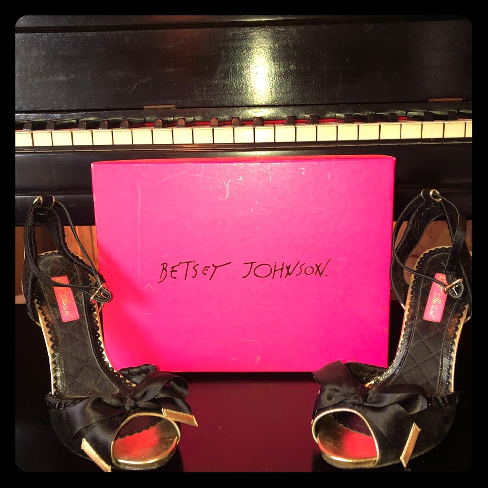 Betsey Johnson sandal